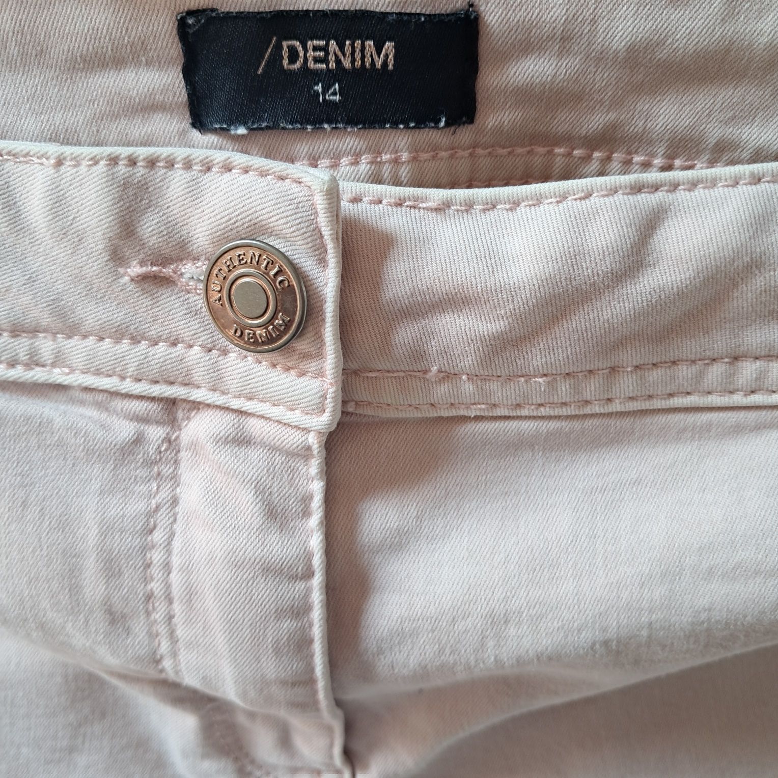 Spodenki pudrowy róż Denim