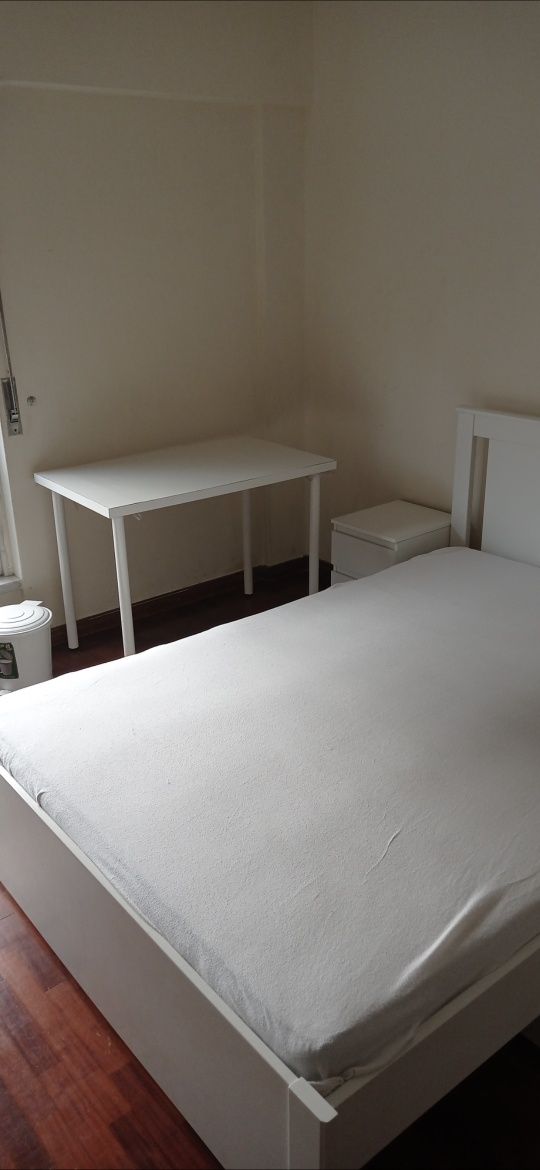 Quarto para arrendar