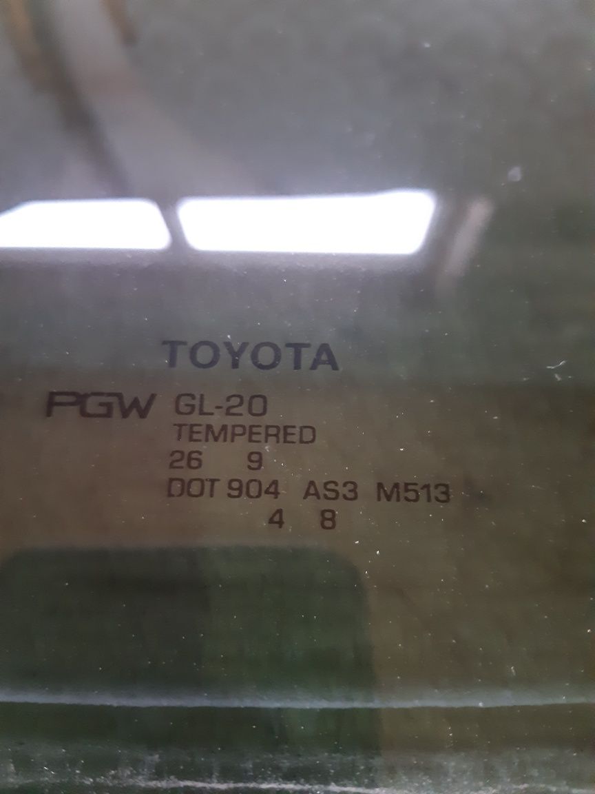Стекло двери задней правой Toyota Sienna III 2013R