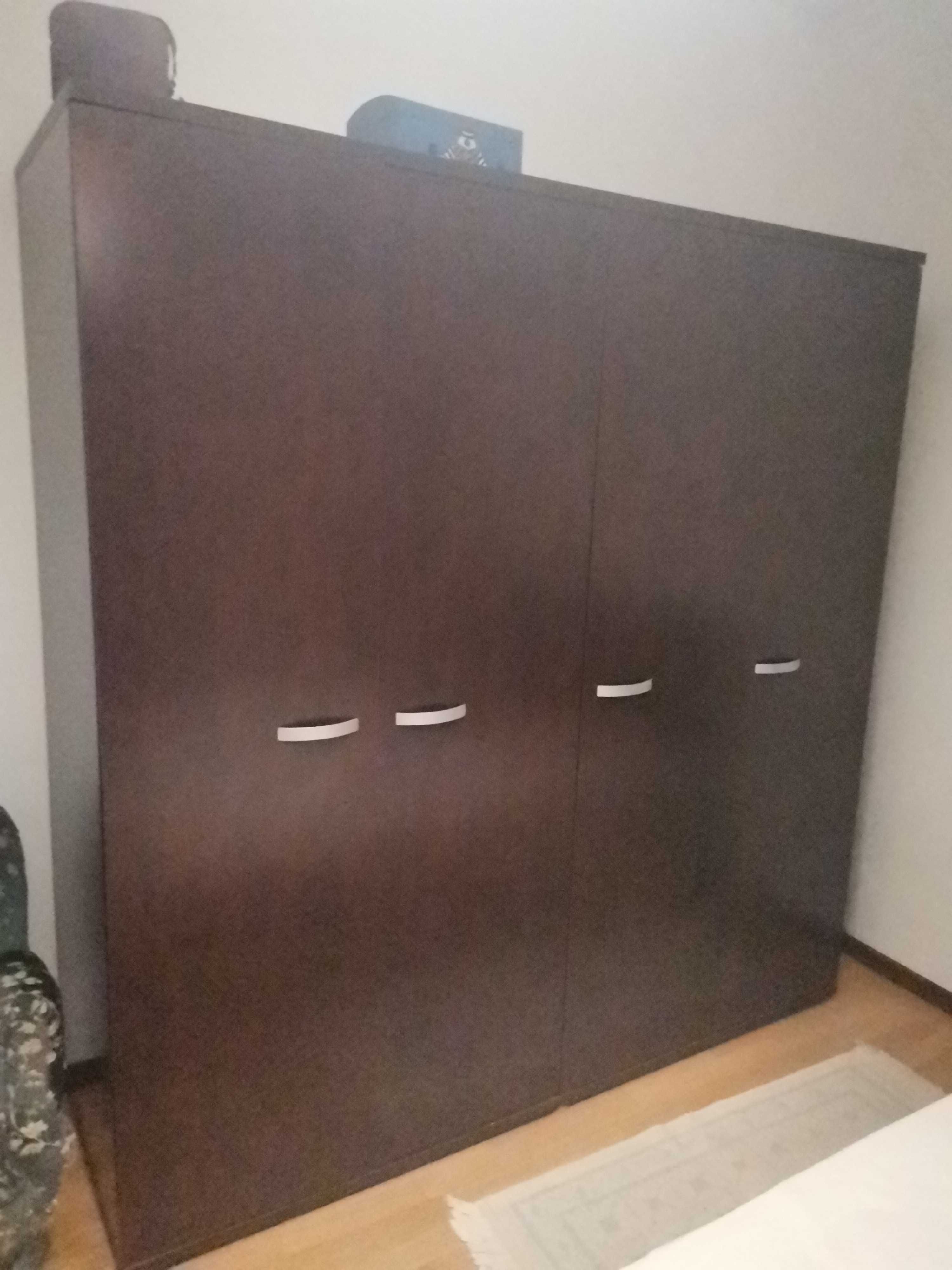 Roupeiro como novo