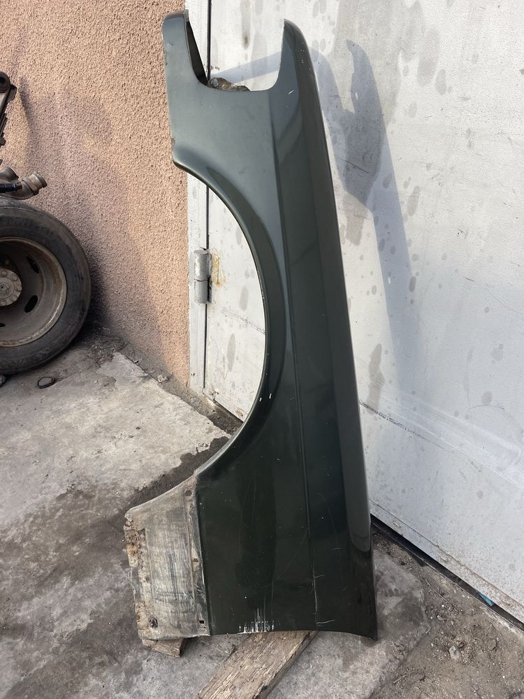 Крила передні Mercedes W126  W210 W190