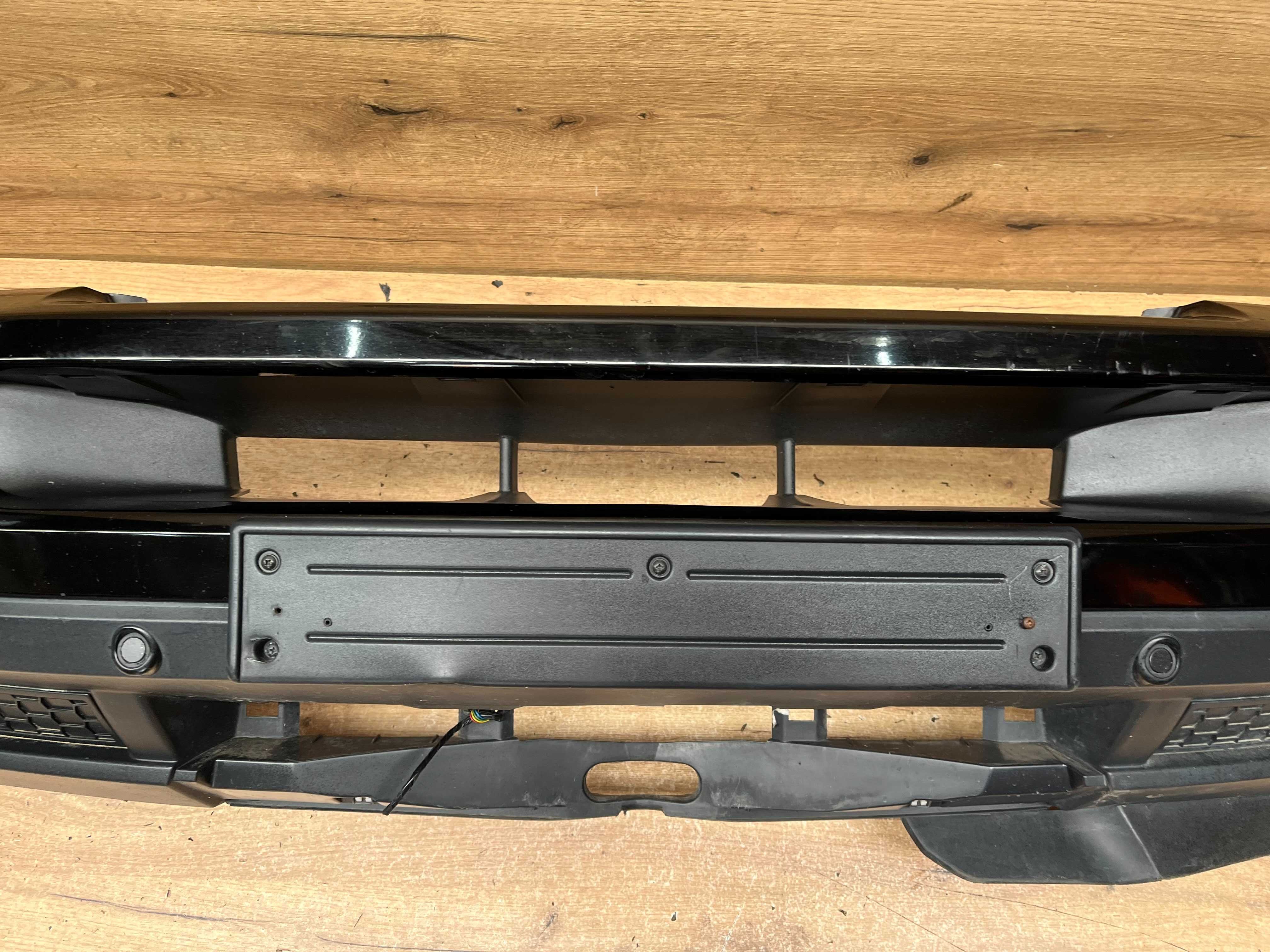 Zderzak przedni Range Rover Sport 4x pdc Spryski kolor java black