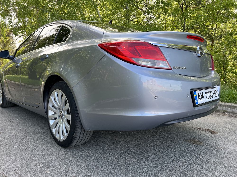 Продам Opel insignia 2.0 дизель