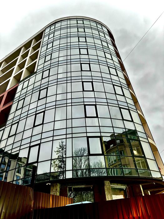 Продається комерційне приміщення вільного призначення в центрі!