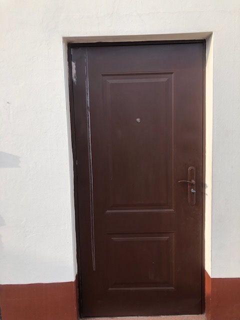 Drzwi metalowe zewnetrzne