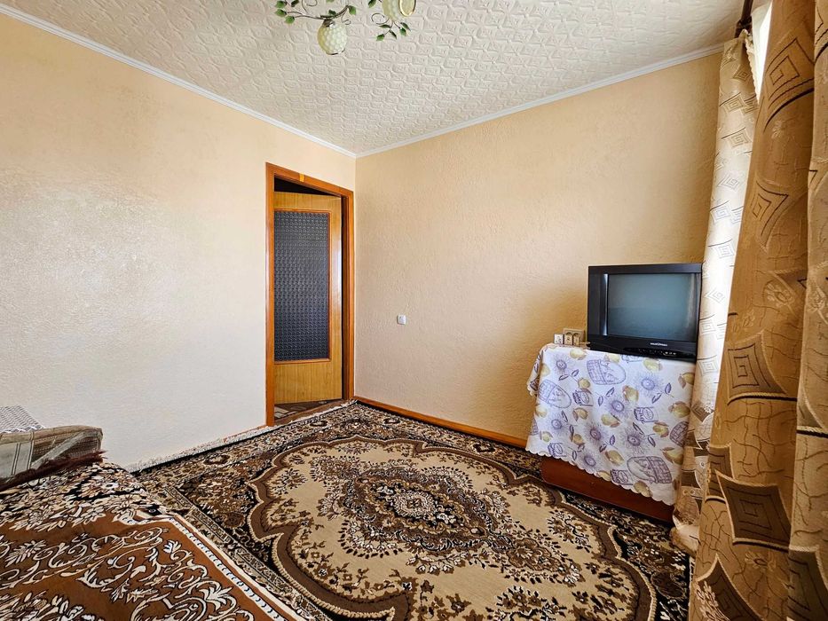 Продаж 4 кімнатної квартири, вулиця Медової Печери, цегла