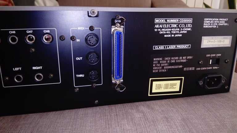 AKAI CD3000i - Sampler clássico analógico