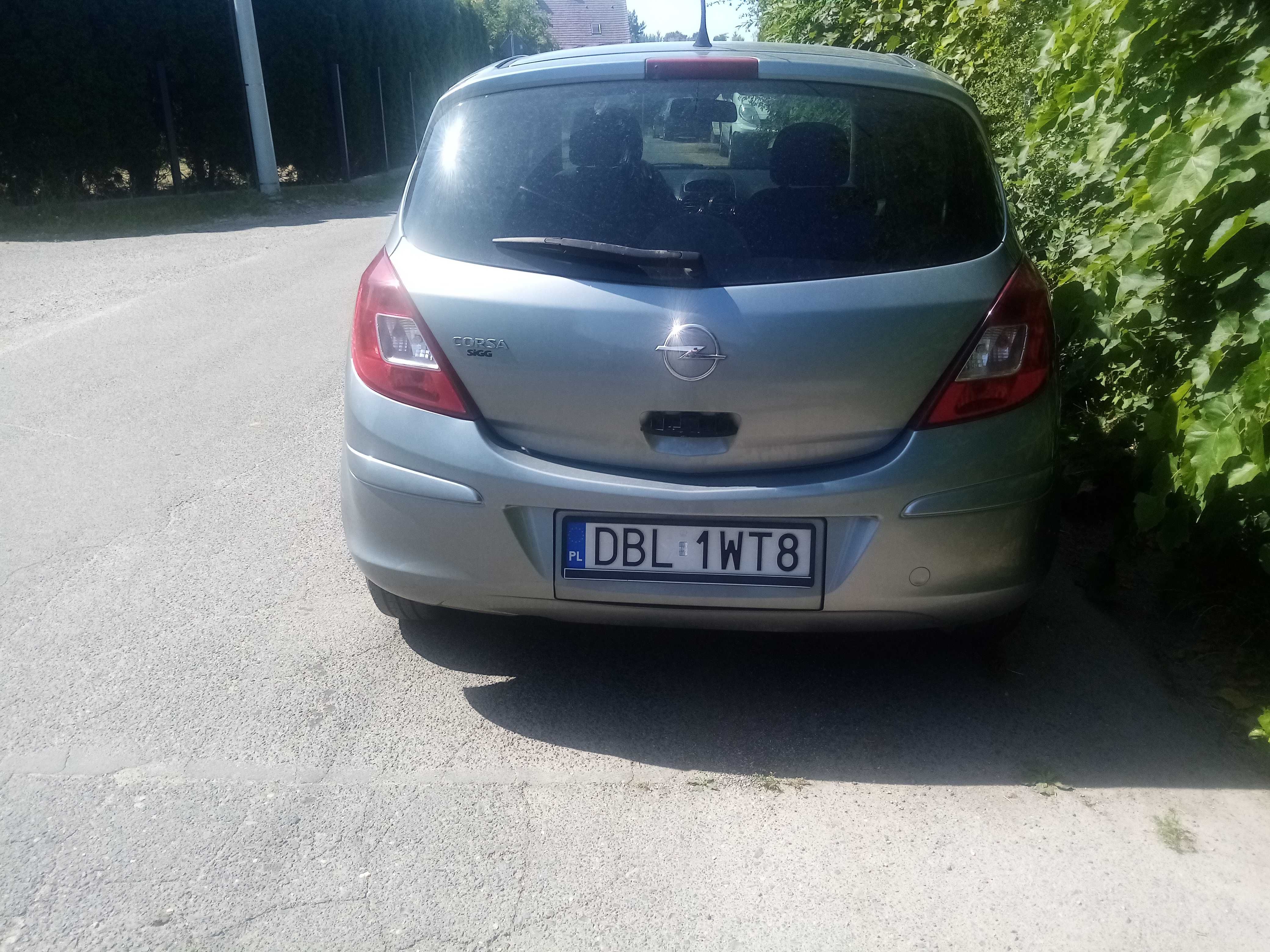 Corsa 2010 R  1,4 Benz klima, bagażnik na rowery