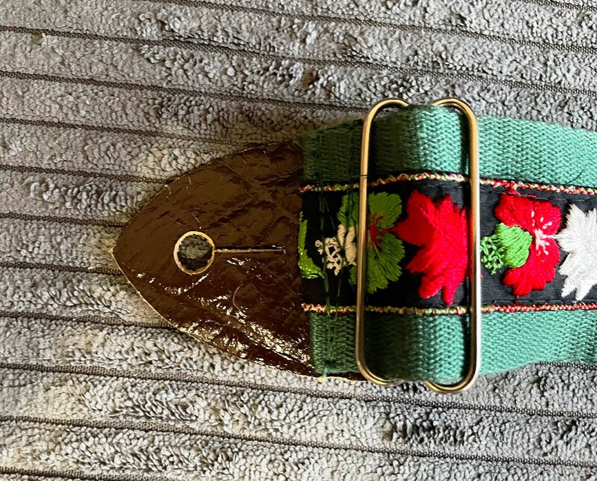 Pasek do gitary kolorowy. NOWY. 2 sztuki. Cena za  komplet 40 zł