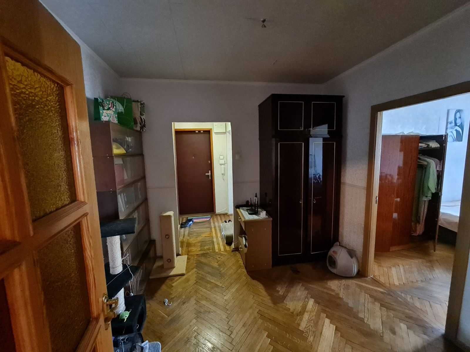 Продам 3 кім. квартиру пров.Квітневий 7, ТРЦ Ретровіль.