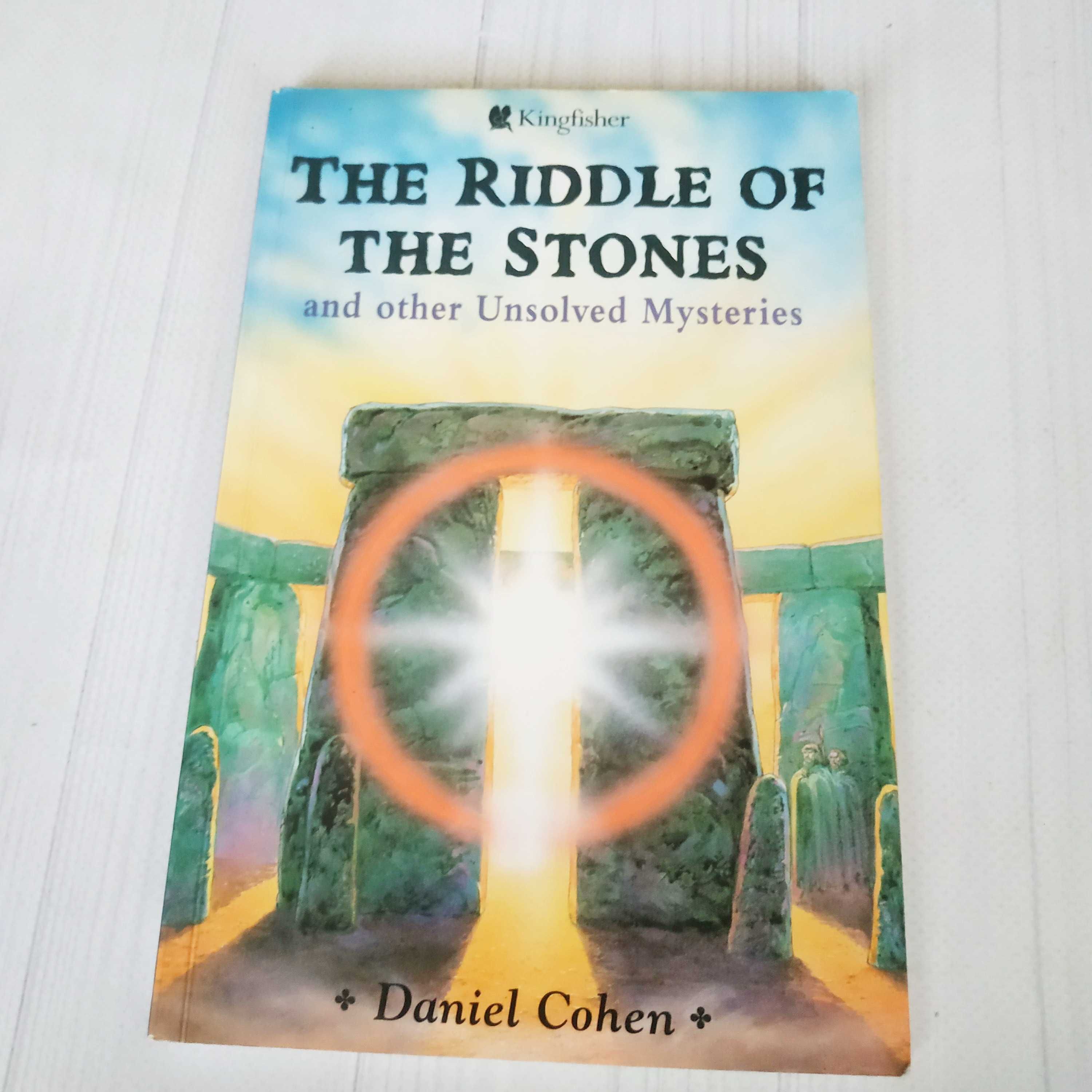 Книга на английском The Riddle of the Stones and other Mysteries