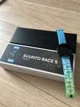 Suunto Race S All Black + Suunto 9 Peak Pro
