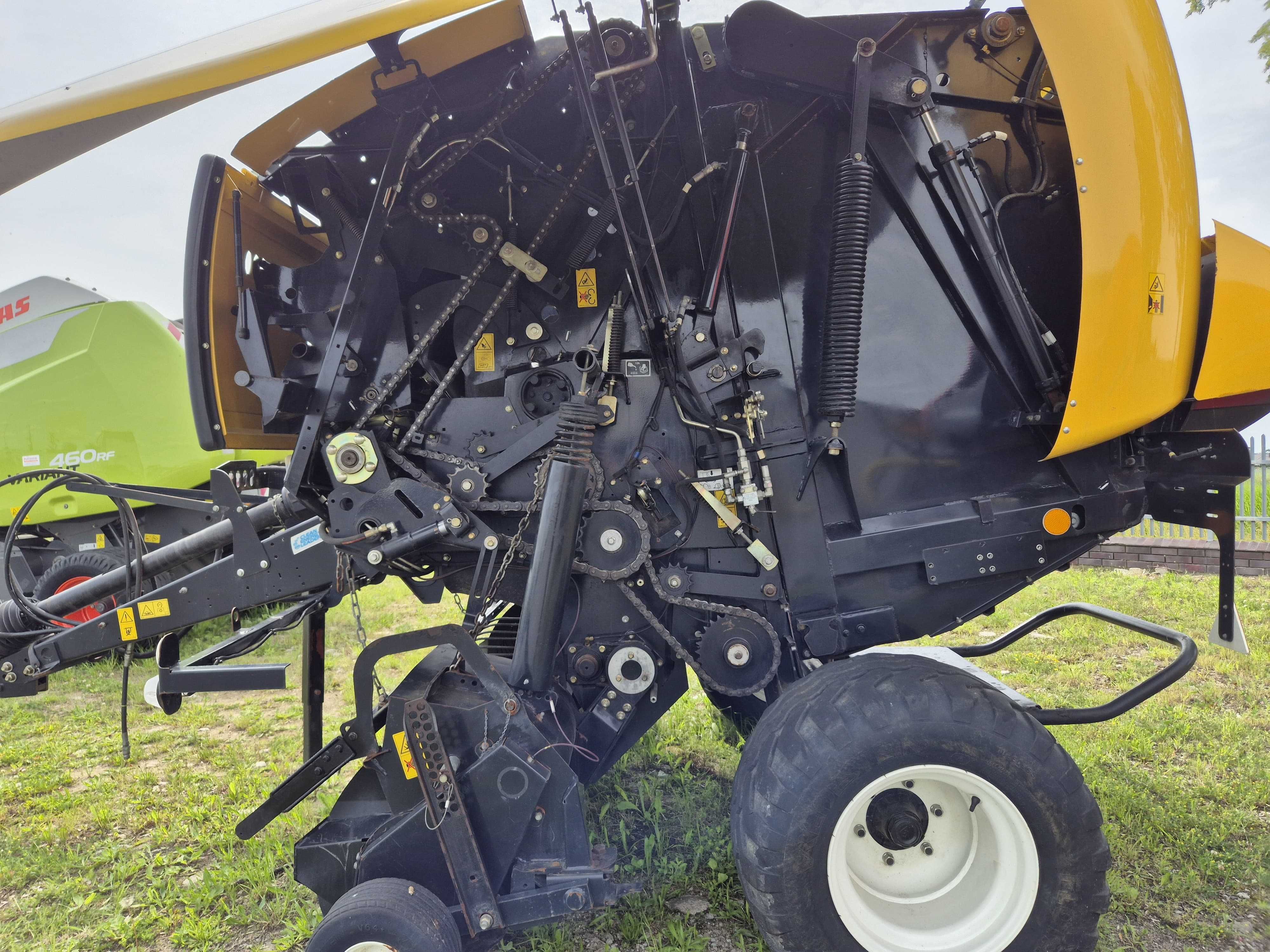 New Holland RollBelt 150 SUPERFEED