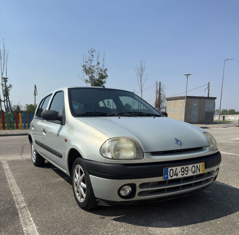 Renault Clio 1.2 - 2000
