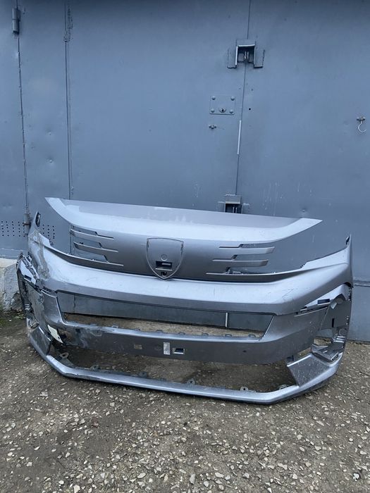 Бампер передній Peugeot Traveller Expert