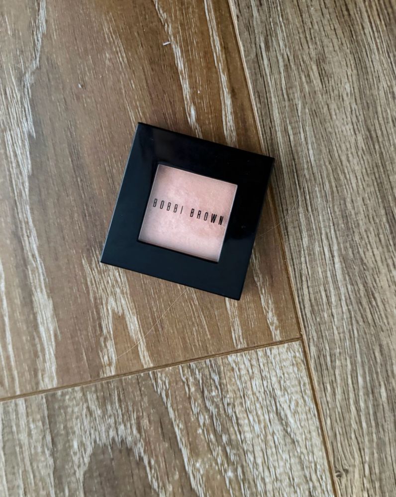 Bobbi Brown Cień do powiek Brzoskwiniowa chmura peach cloud