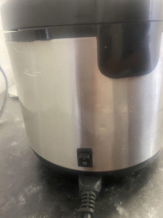 Panela elétrica de arroz , faz e mantém quente por horas