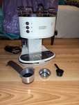 Kolbowy ekspres ciśnieniowy DeLonghi