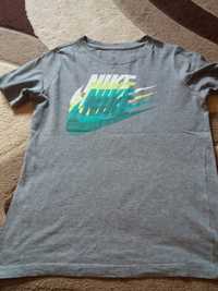 Koszulka Nike 137-147 cm.