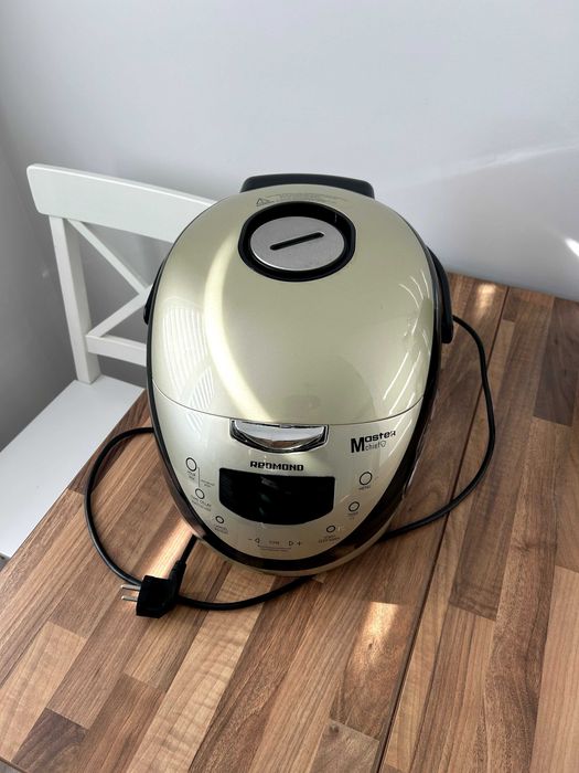 Multicooker w dobrym stanie