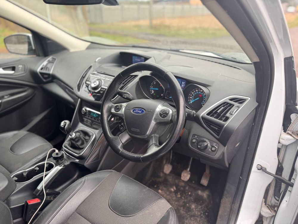 Запчастини Ford Kuga mk2 Разборка бампер капот крило