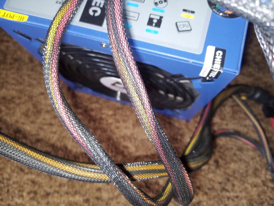 Блок Chieftec 600W