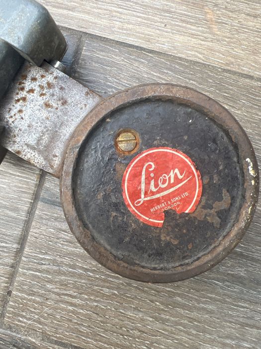 Antyk stara wielka waga Herbert&sons Lion 300 lb eksponat muzealny