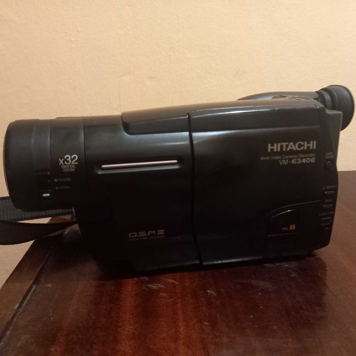 Відеокамера Hitachi VM-E340E, Японія