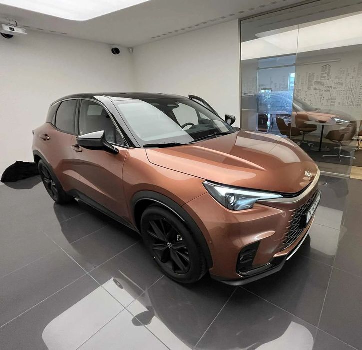 Lexus LBX Lexus LBX Original Edition kolor SONIC 2024 cesja leasingu