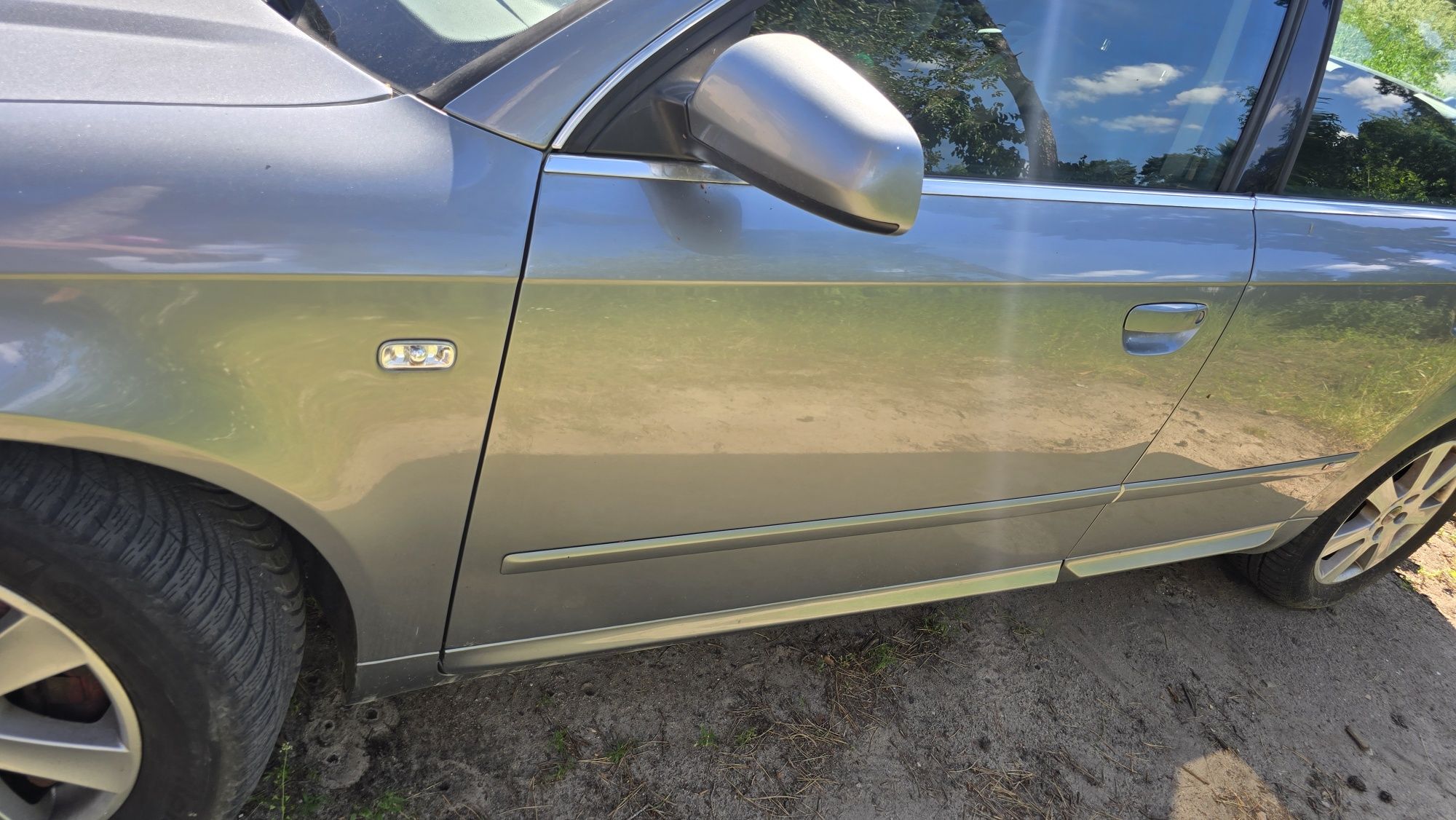 Przód Audi A4 B7 LY7G xenon Europa