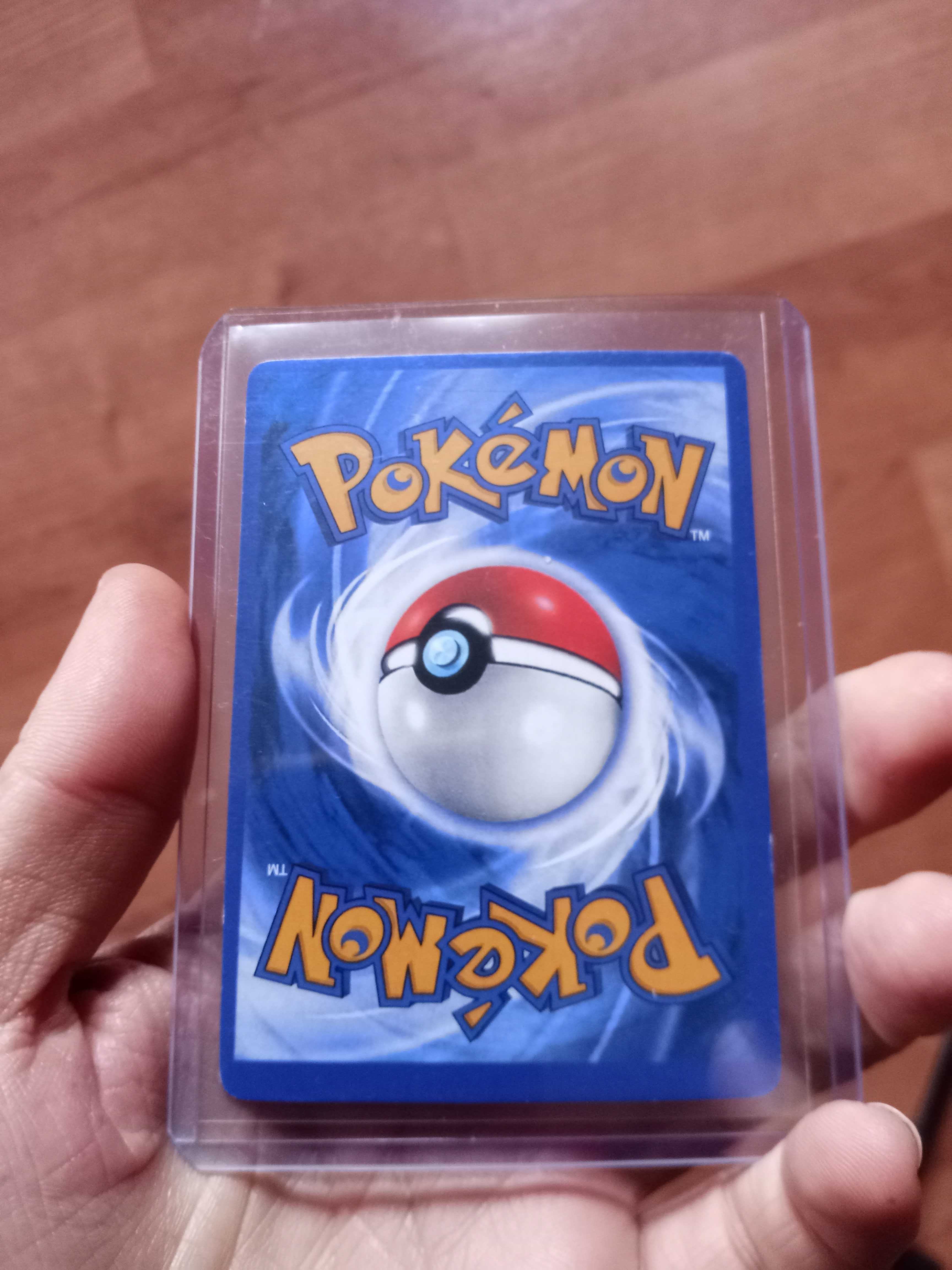 Carta Pokémon Charizard 4/102