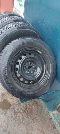 Диски R16  5x114.3 с резиной 215x70