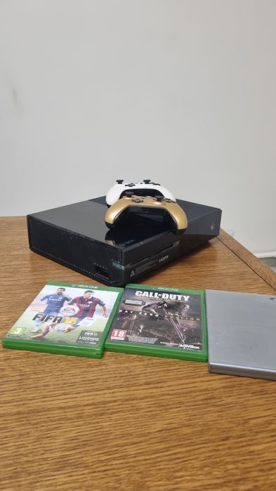 Продам Xbox One з джойстиками та іграми не (ps 4 ps 5)