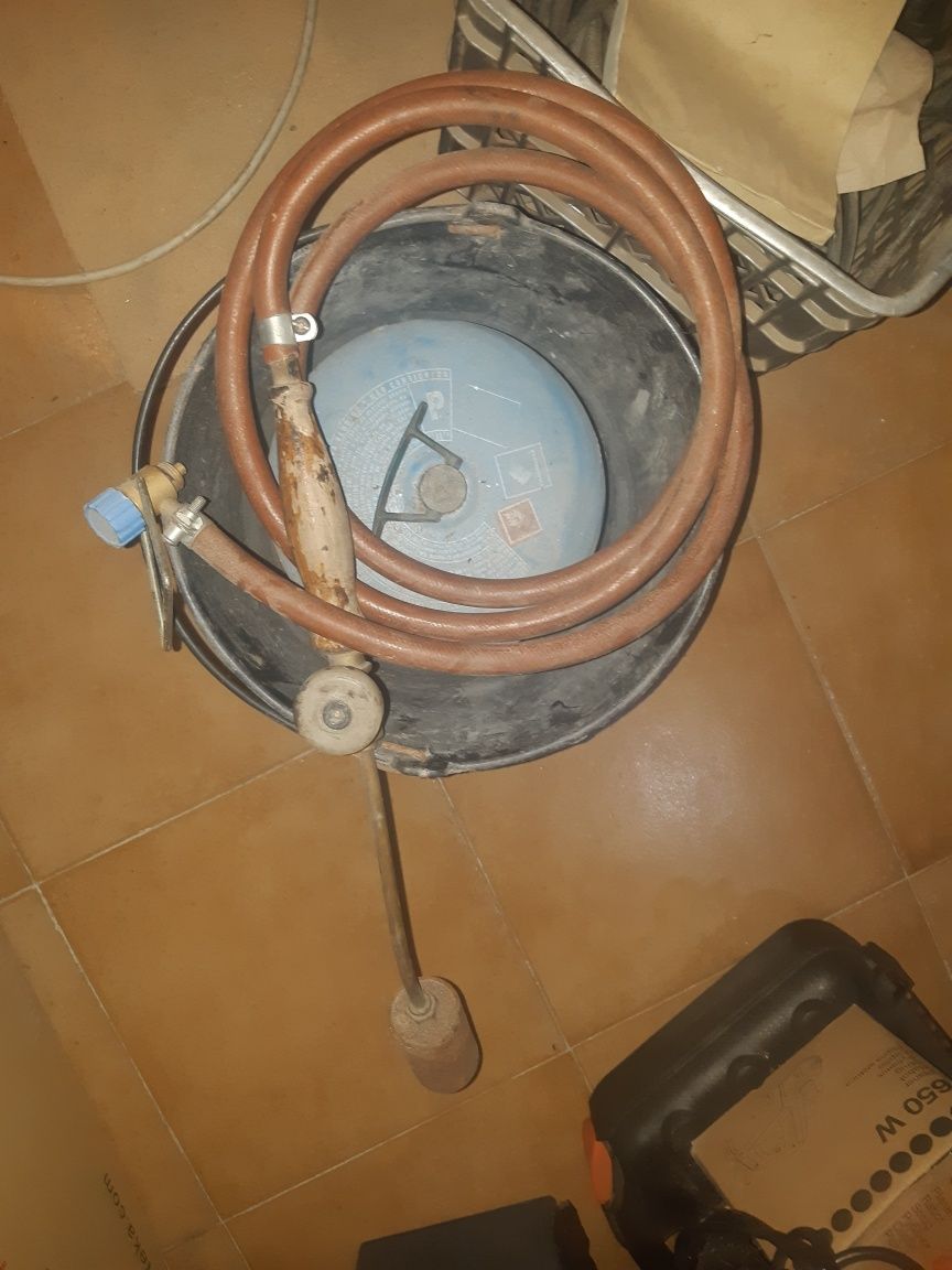 Massarico com botija de gás