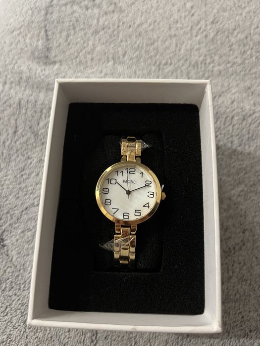 Złoty damski zegarek
