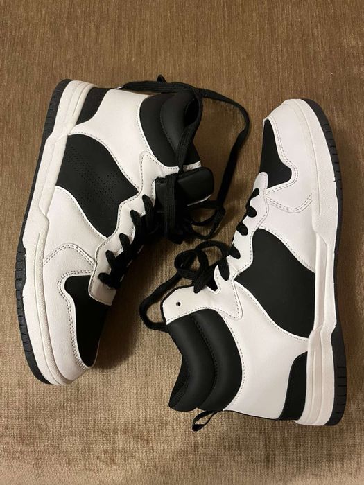 Кросівки чоловічі IN EXTENSO розмір 42