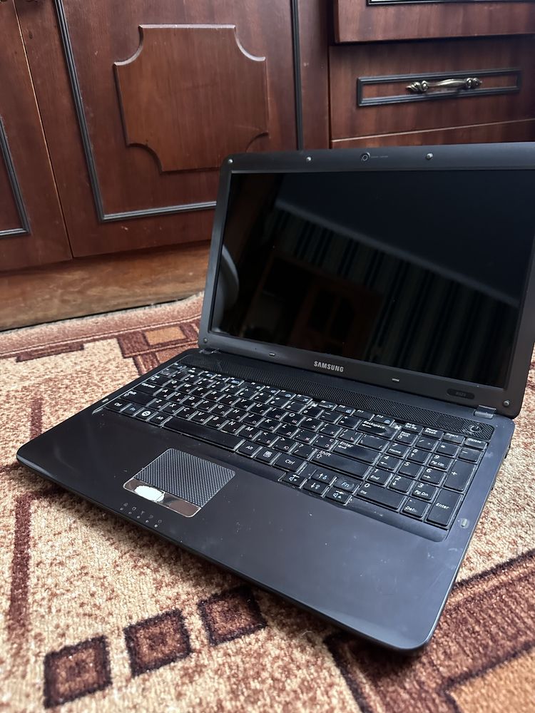 Ноутбук Samsung R523