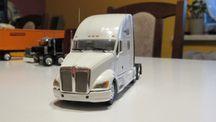 Model firmy Tonkin Replicas 1:53 kenworth (2)