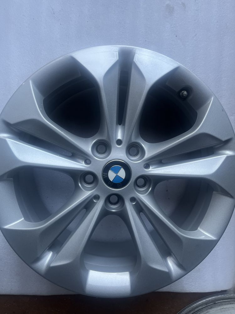 BMW 5x112 7,5J17 IS52 66,6 felgi aluminiowe. Czujniki TPMS
