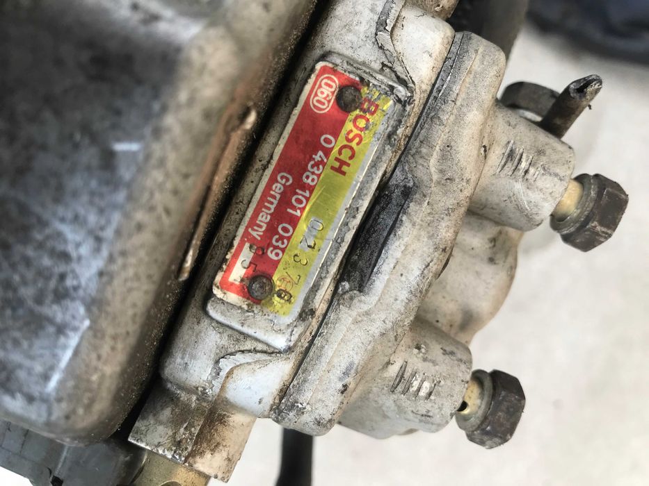 Дозатор інжектор розподільник Audi 80 90 \Volkswagen Passat 2.0 БЕНЗИН