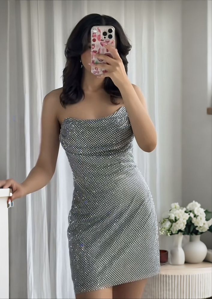 Sukienka xs Zara nowa z dzetami srebrna