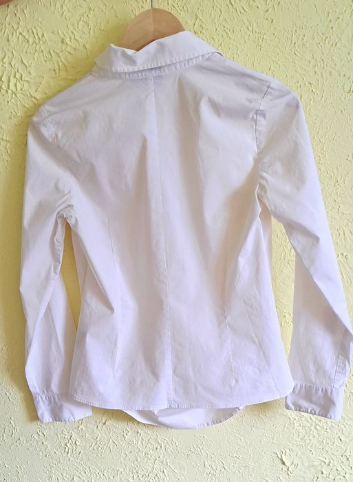 Koszula ciążowa biała – idealna na każdy trymestr!