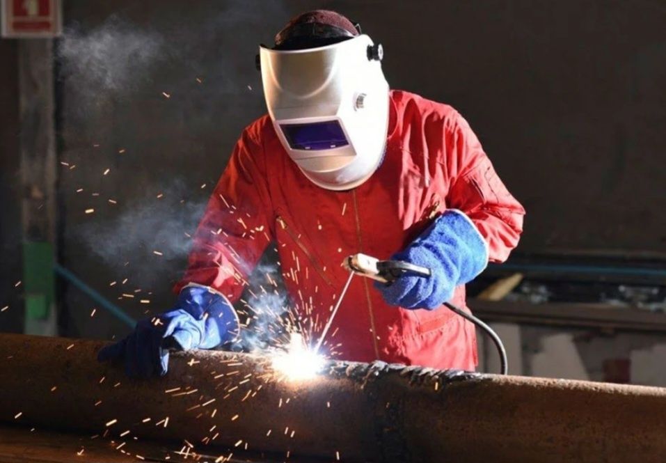 Ищу  работу сварщиком.Изготовление, сварка  любых  металлоизделий