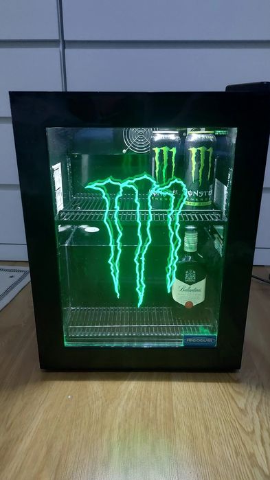Lodówka monster energy mała chłodziarka led barowa red bull