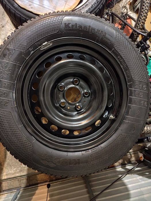 Opony zimowe Kleber 215/65/16 felgi stalowe 6,5JX16CH czujniki ciśnien