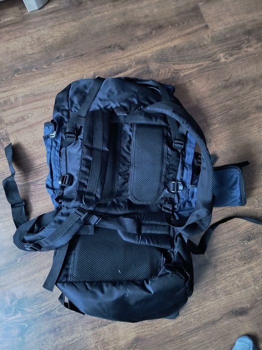 Plecak turystyczny 90l jak nowy z pasem