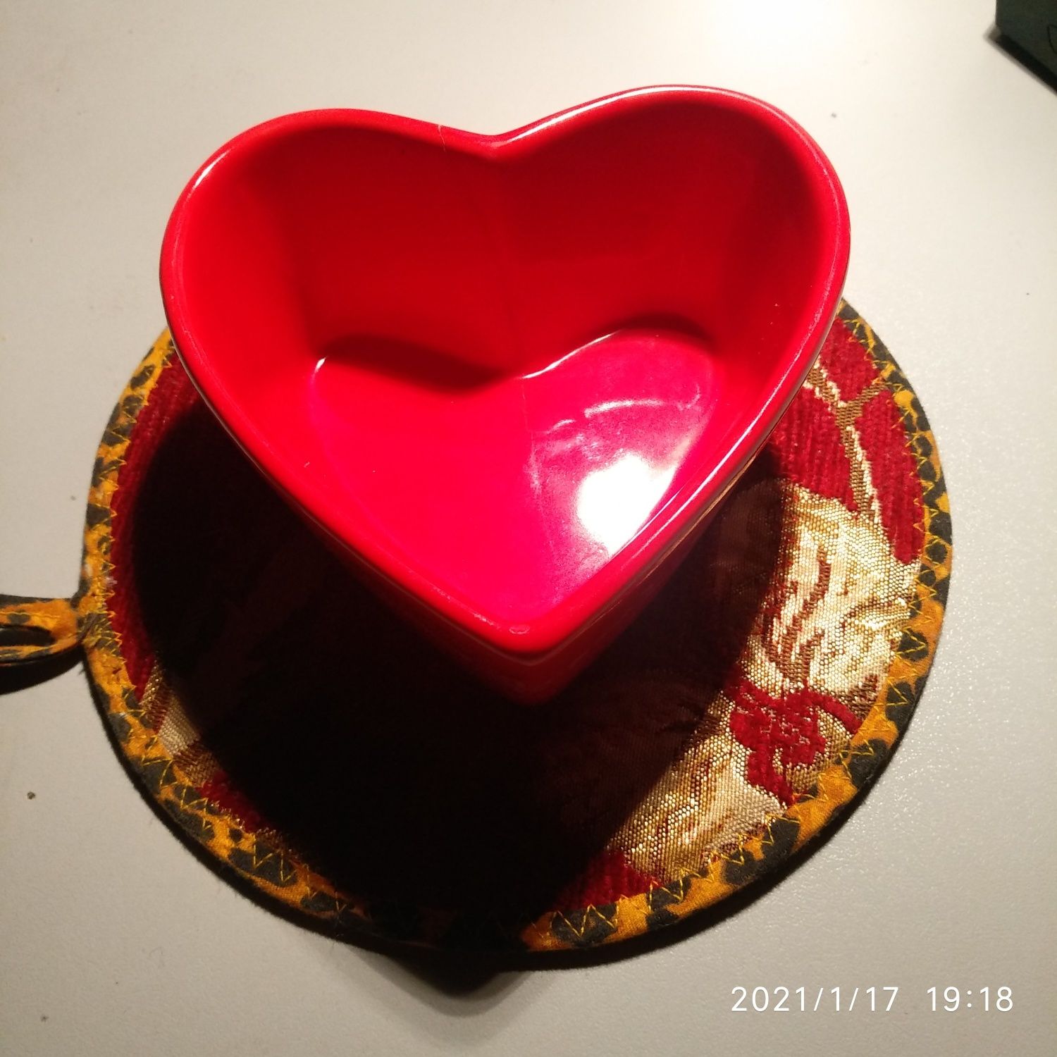 Продам керамический салатник форма "Сердце",