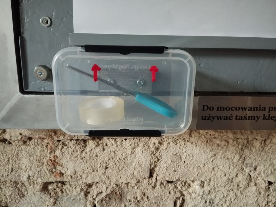 Tablica na nekrologi. Zawiadamianie o pogrzebach. Podziękowania.