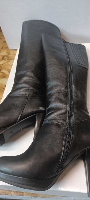 Szewc Naprawa obuwia  - wszywanie zamków suwaków do butów kozaków