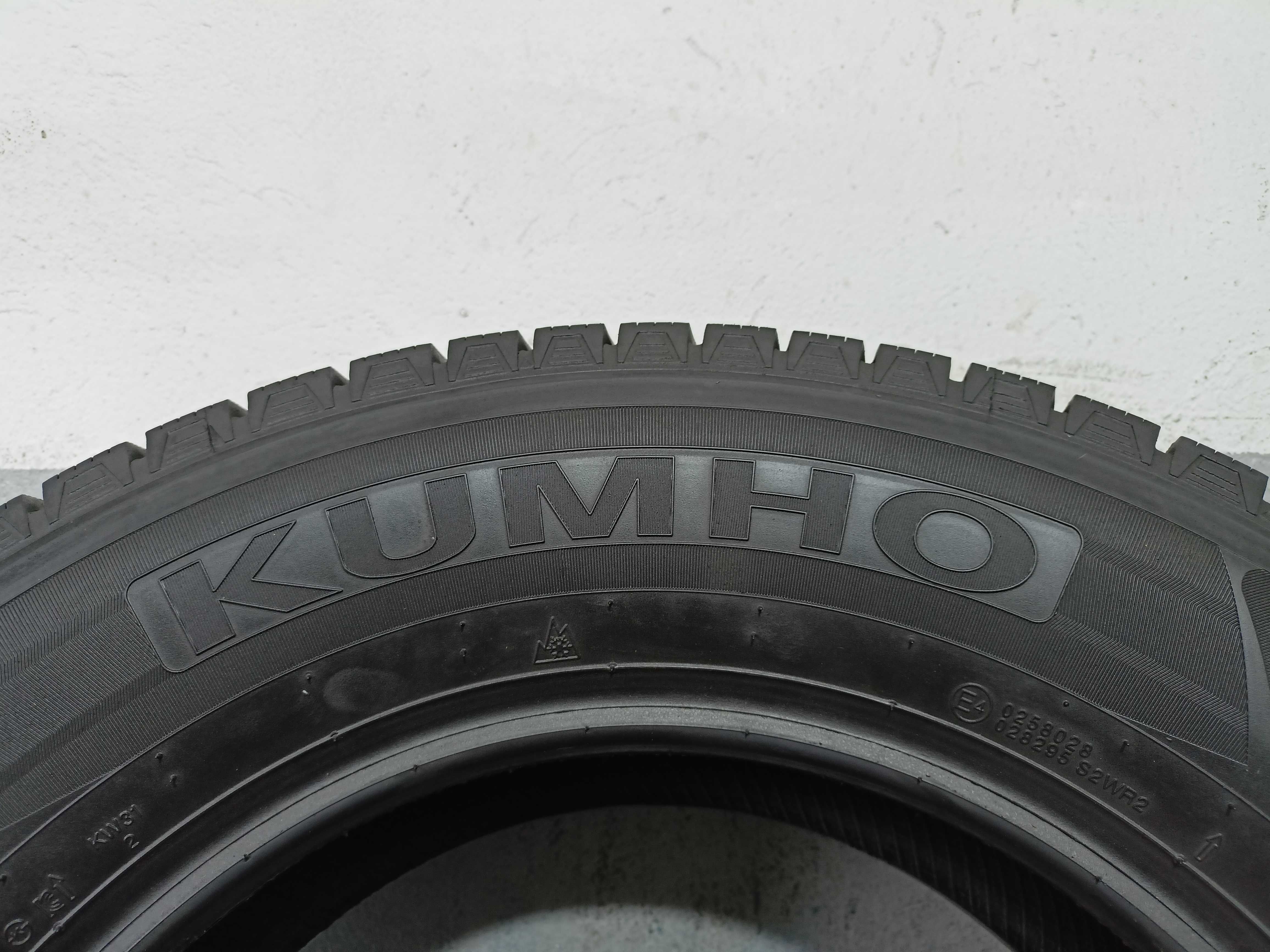 Kumho I'zen KW31 215/70/16 2018rok 100R NOWE (2828)